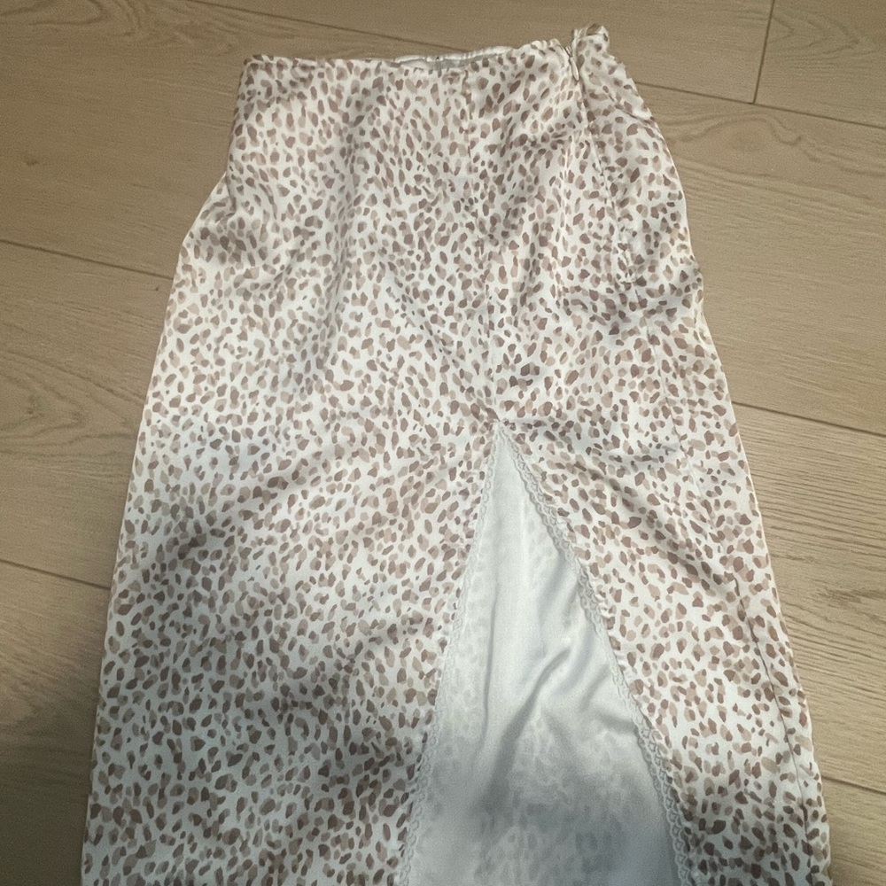 Leopard Print Midi Skirt with Slit
